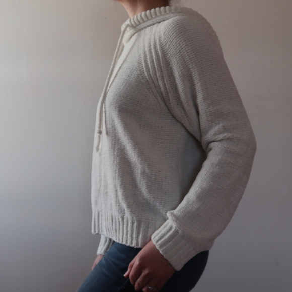 GAP Cozy White Knitted Sweater - Picture 4 of 10
